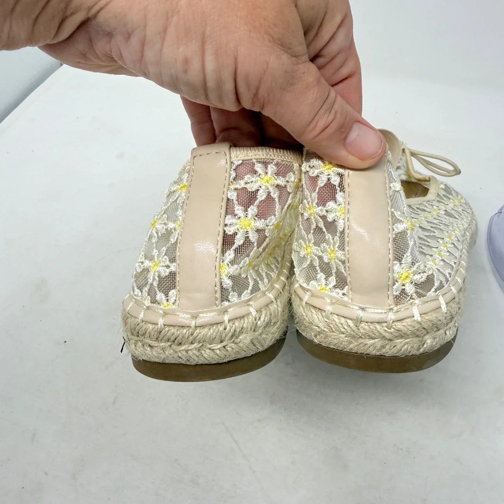 Madden Girl Espadrille Flats Beige 10 Floral Daisy Mesh Mary Jane Summer Boho